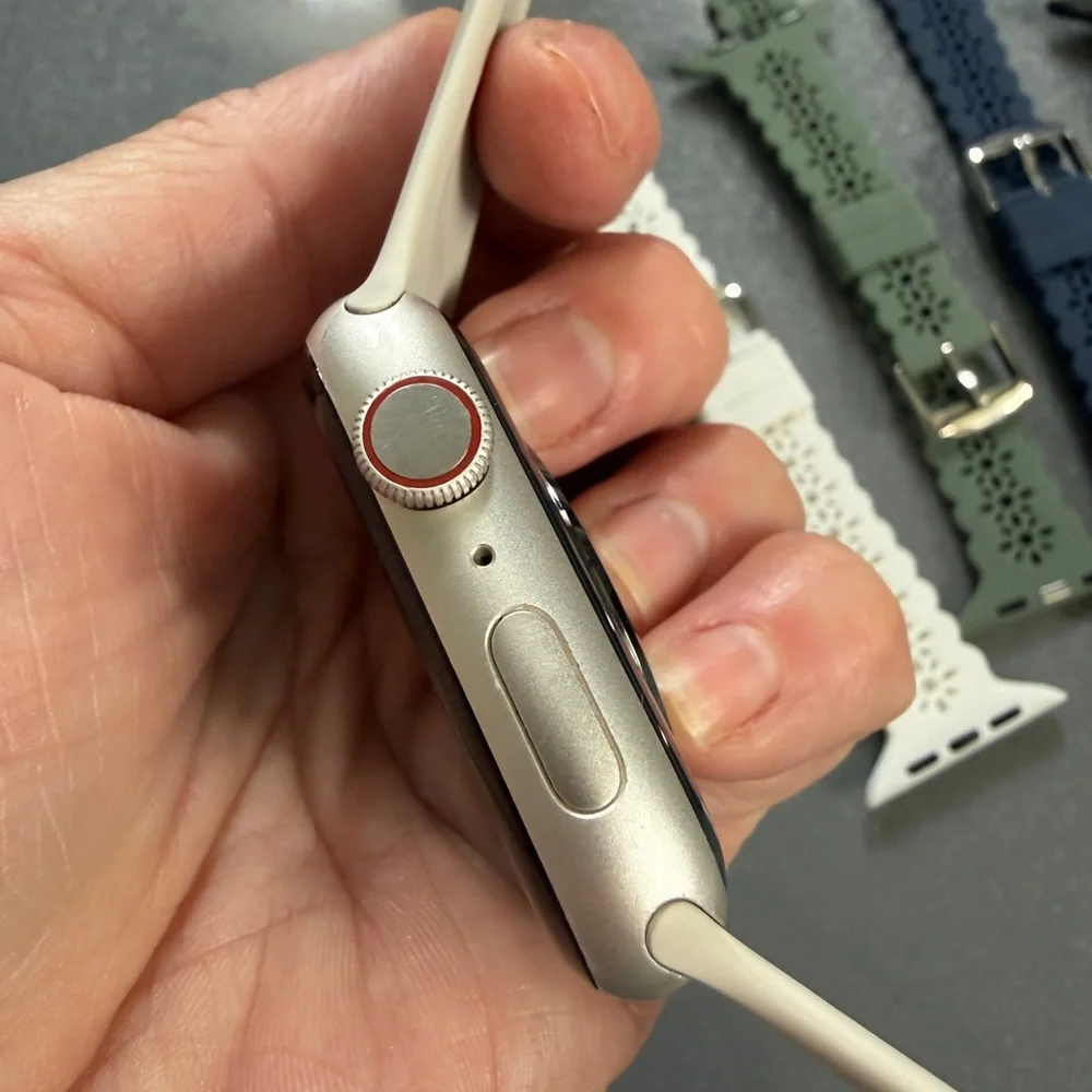 Apple Smartwatch 7 with multiple Bands